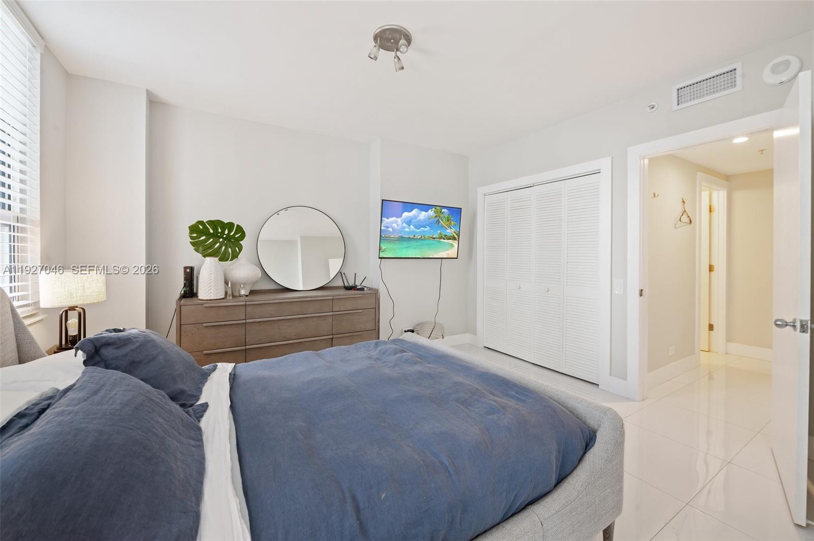 701 Brickell Key Blvd #1605, Miami FL 33131
