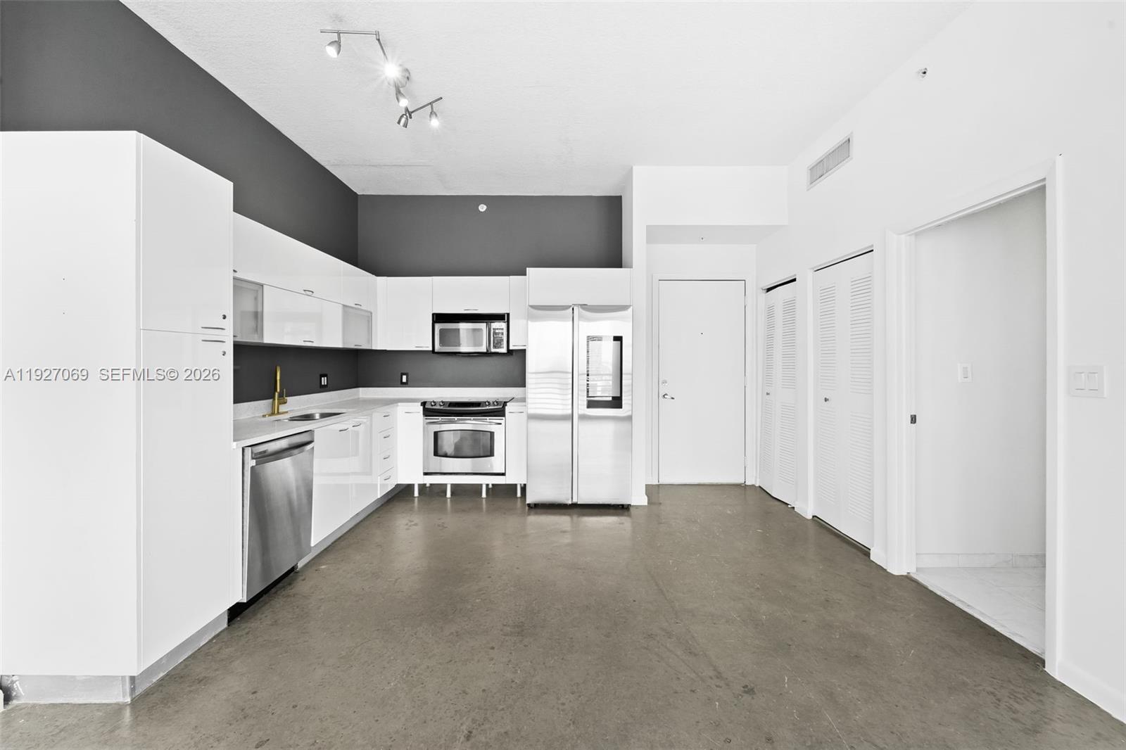 133 NE 2nd Ave #1905, Miami FL 33132