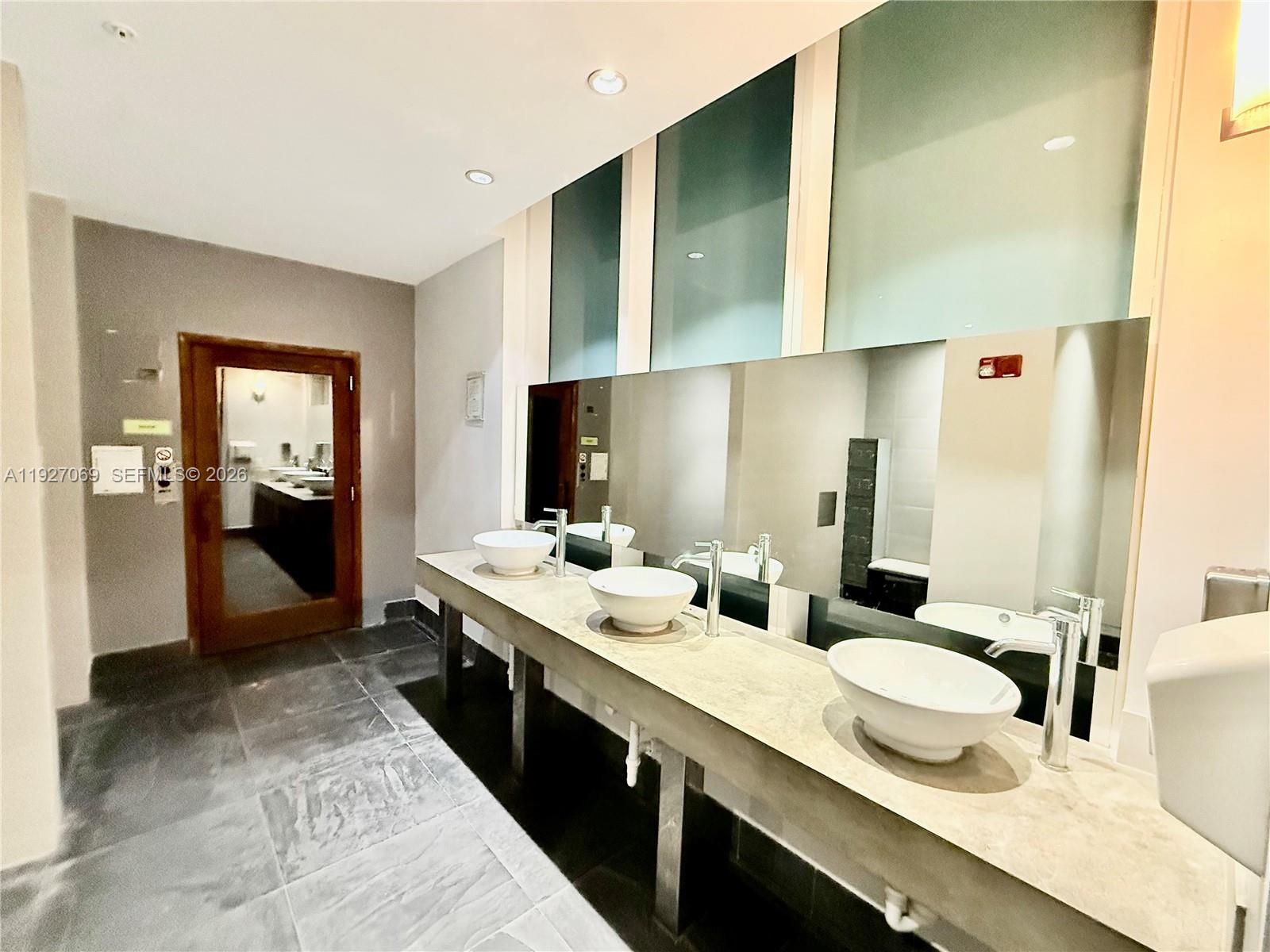 133 NE 2nd Ave #1905, Miami FL 33132