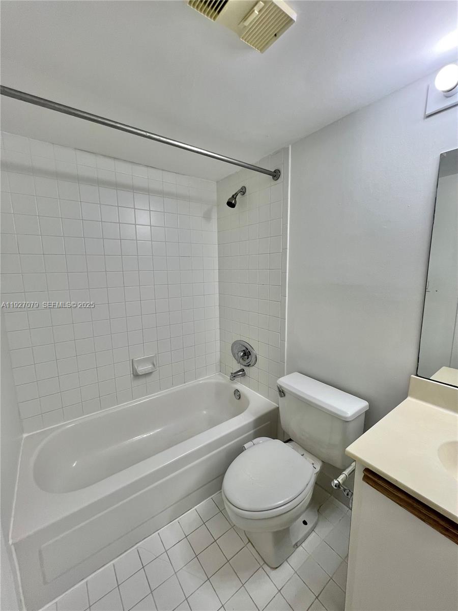 540 Brickell Key Dr #214, Miami FL 33131