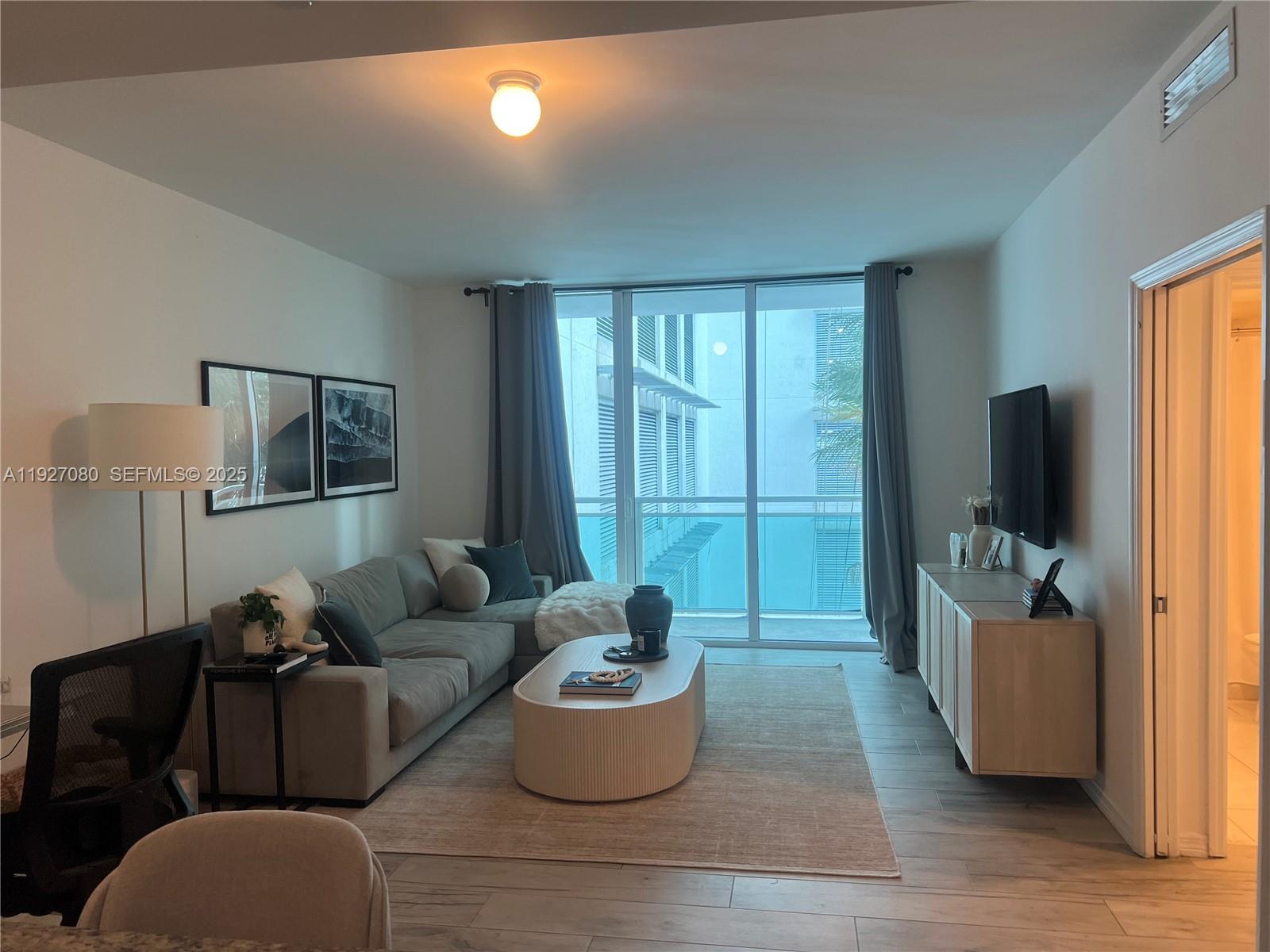 950 Brickell Bay Dr #303, Miami FL 33131