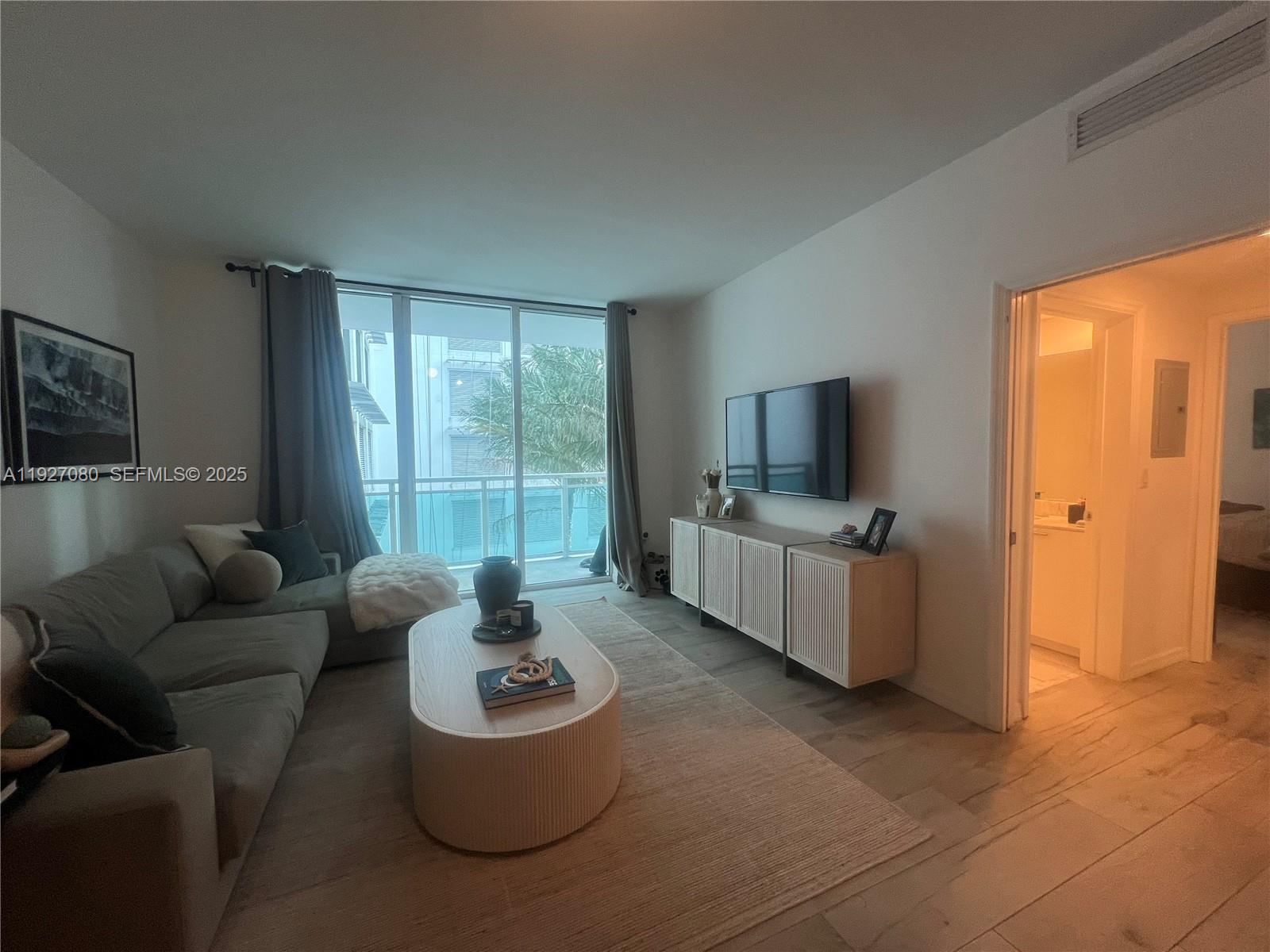 950 Brickell Bay Dr #303, Miami FL 33131