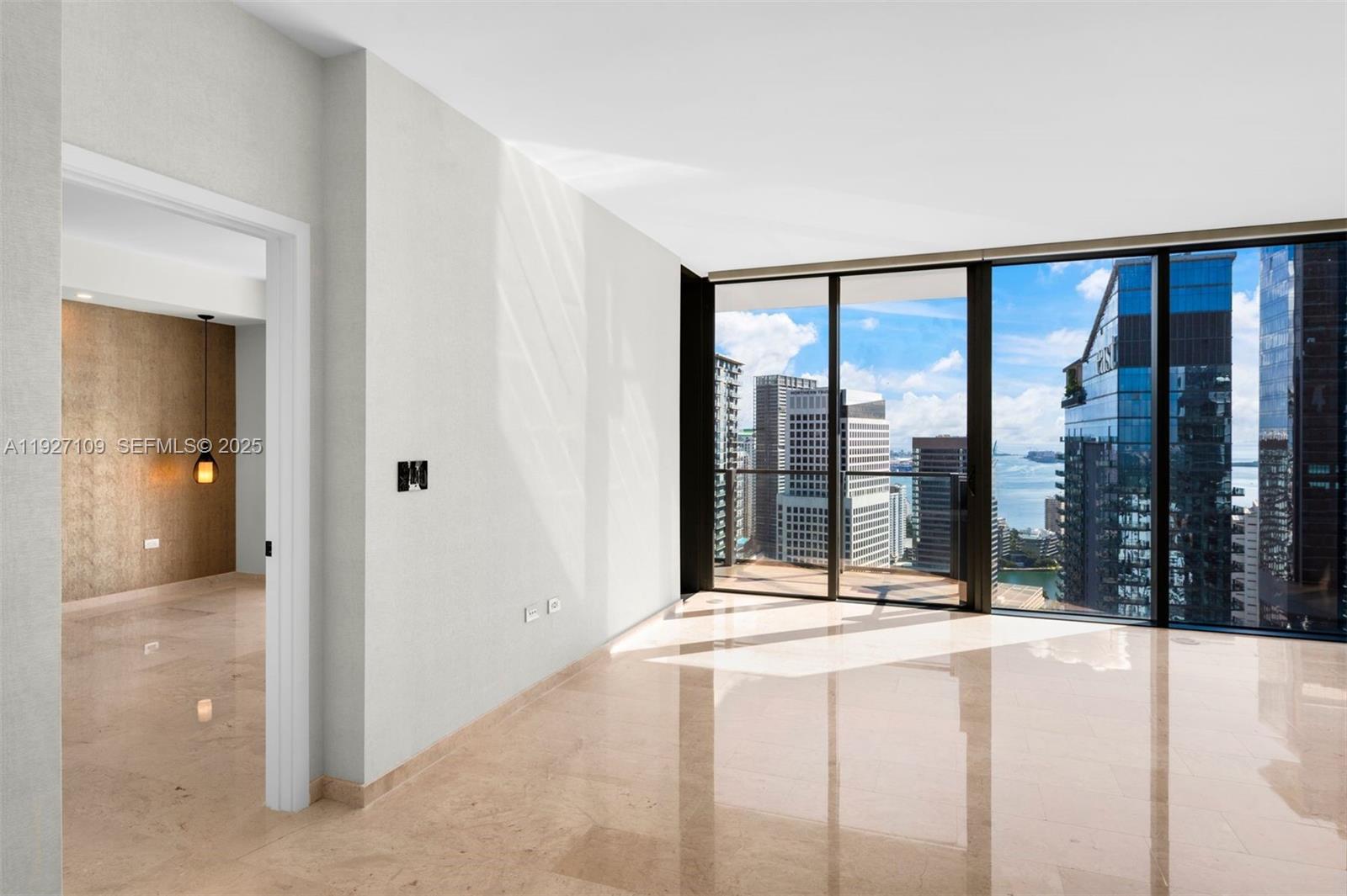 88 SW 7th St #3907, Miami FL 33130