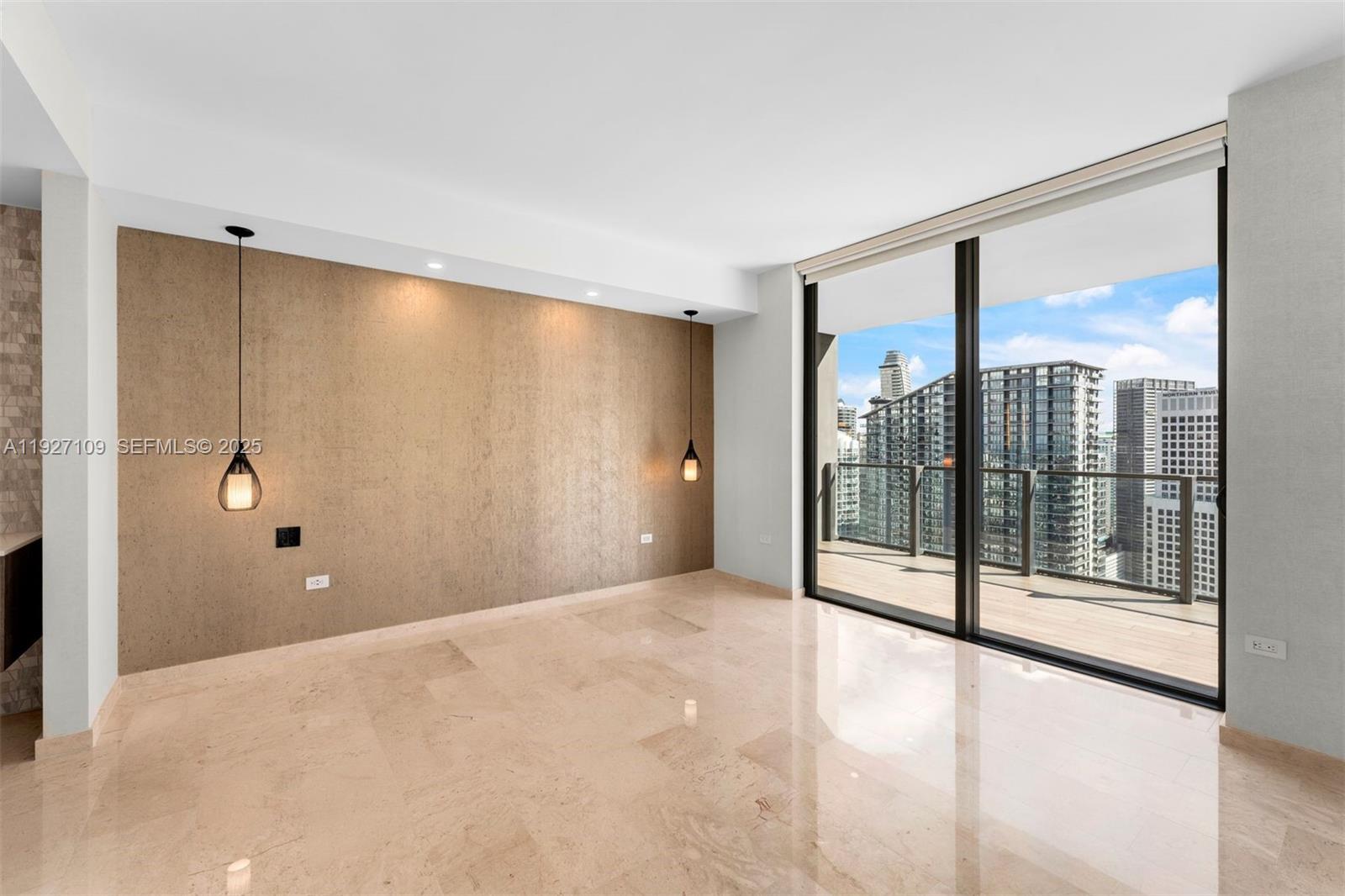 88 SW 7th St #3907, Miami FL 33130