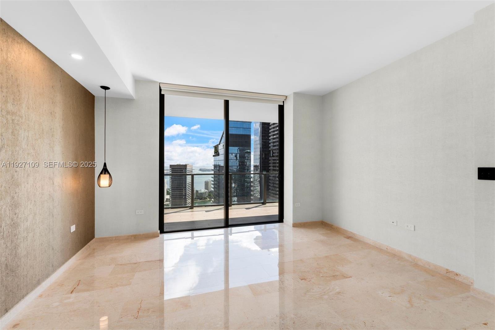 88 SW 7th St #3907, Miami FL 33130