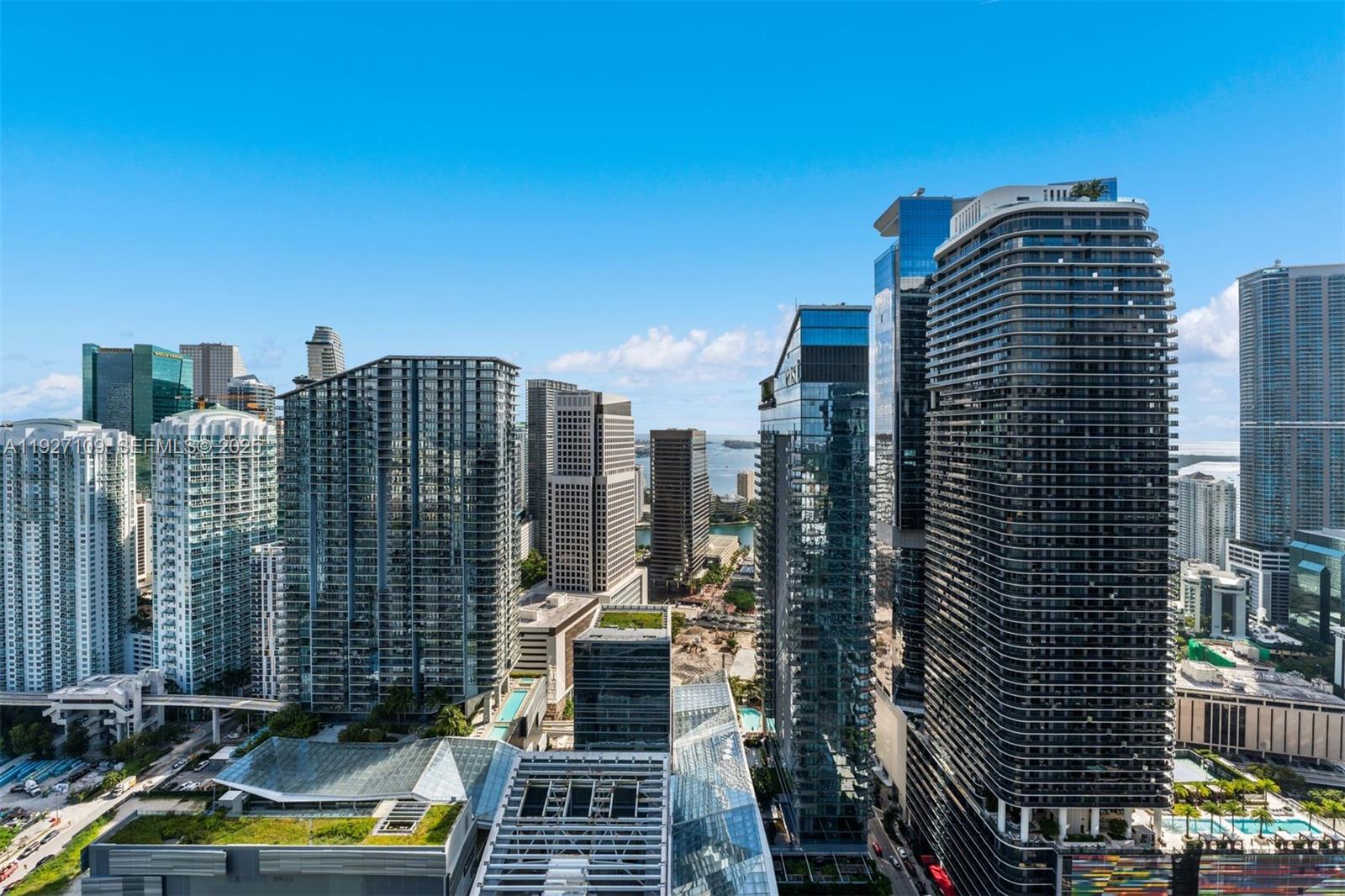 88 SW 7th St #3907, Miami FL 33130