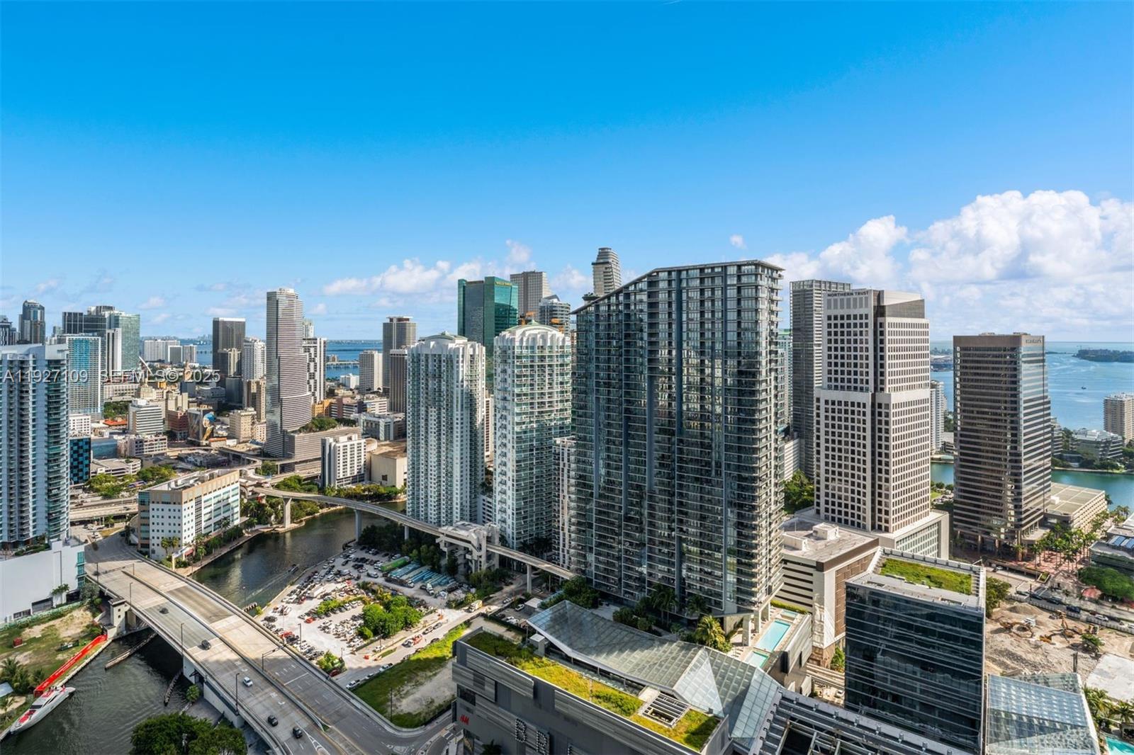 88 SW 7th St #3907, Miami FL 33130