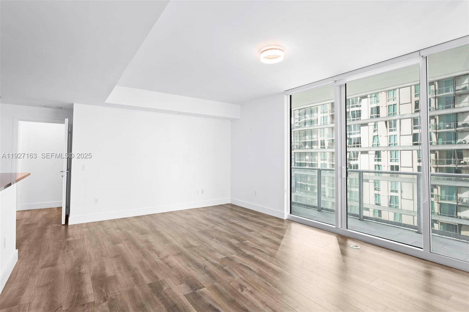 300 S Biscayne Blvd #T-2802, Miami FL 33131