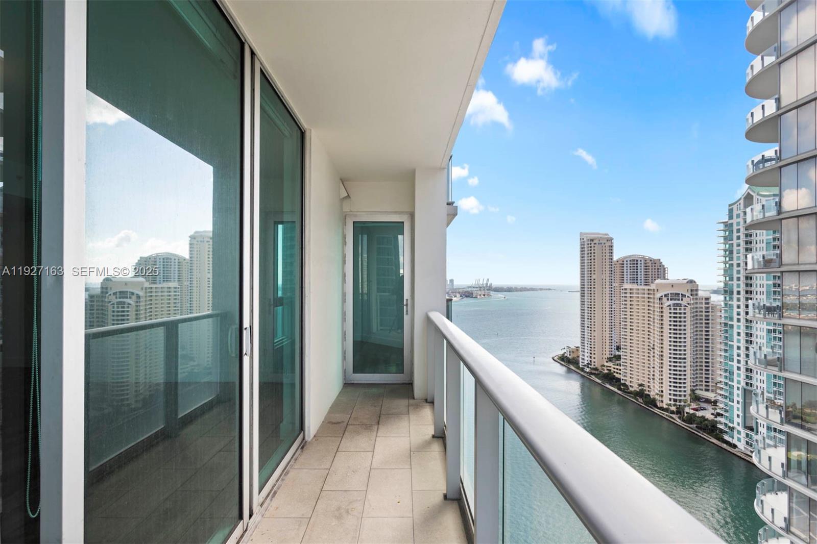 300 S Biscayne Blvd #T-2802, Miami FL 33131
