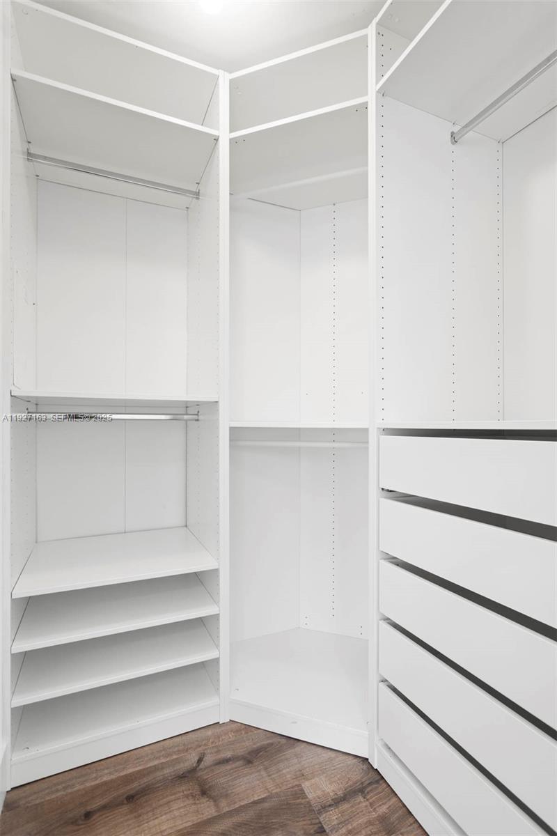 300 S Biscayne Blvd #T-2802, Miami FL 33131