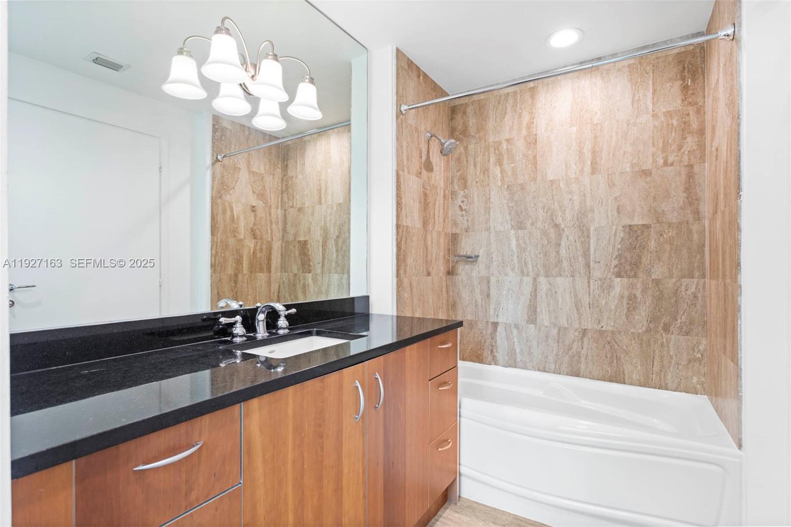 300 S Biscayne Blvd #T-2802, Miami FL 33131