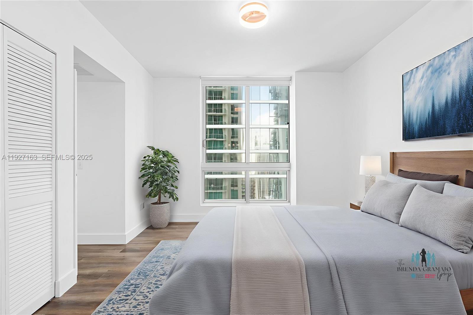 300 S Biscayne Blvd #T-2802, Miami FL 33131