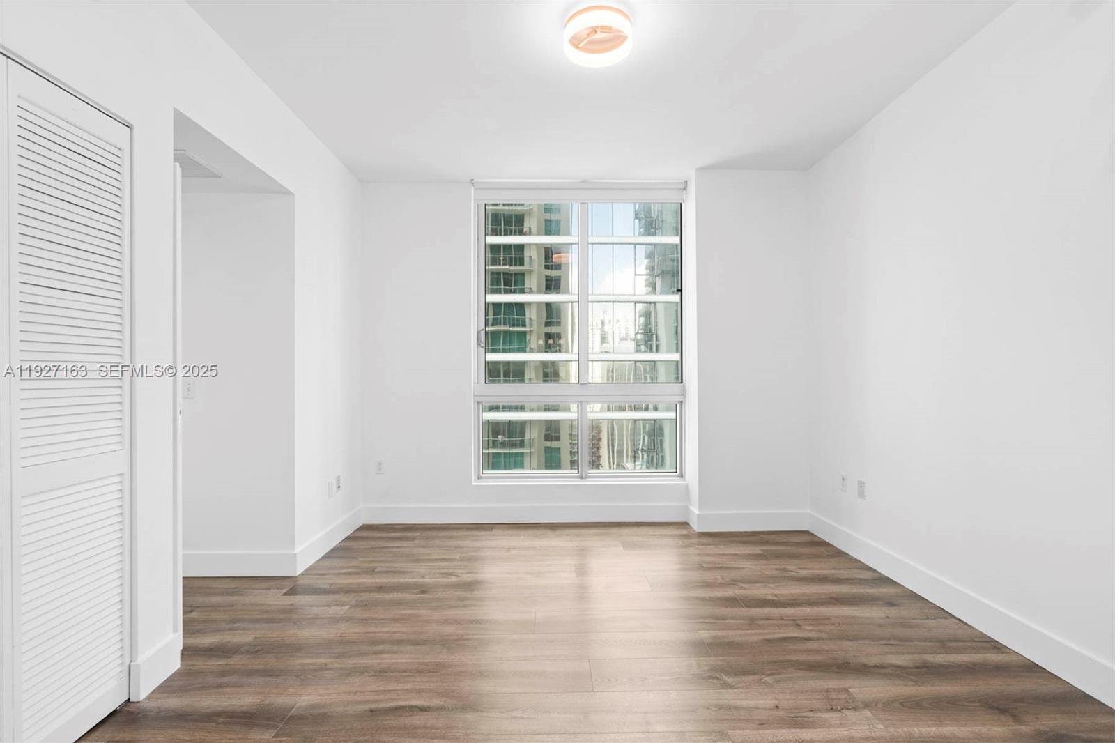 300 S Biscayne Blvd #T-2802, Miami FL 33131