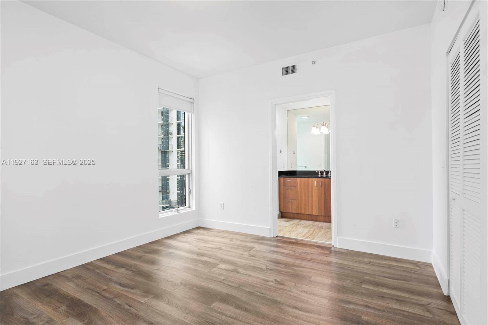 300 S Biscayne Blvd #T-2802, Miami FL 33131