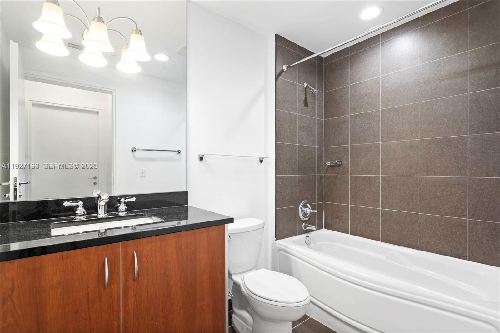 300 S Biscayne Blvd #T-2802, Miami FL 33131
