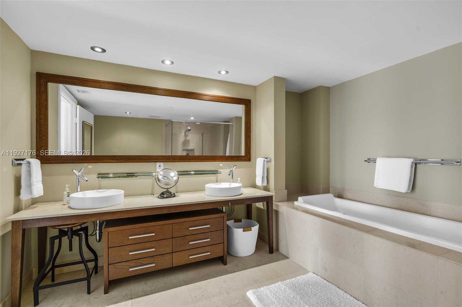 495 Brickell Ave #2405, Miami FL 33131