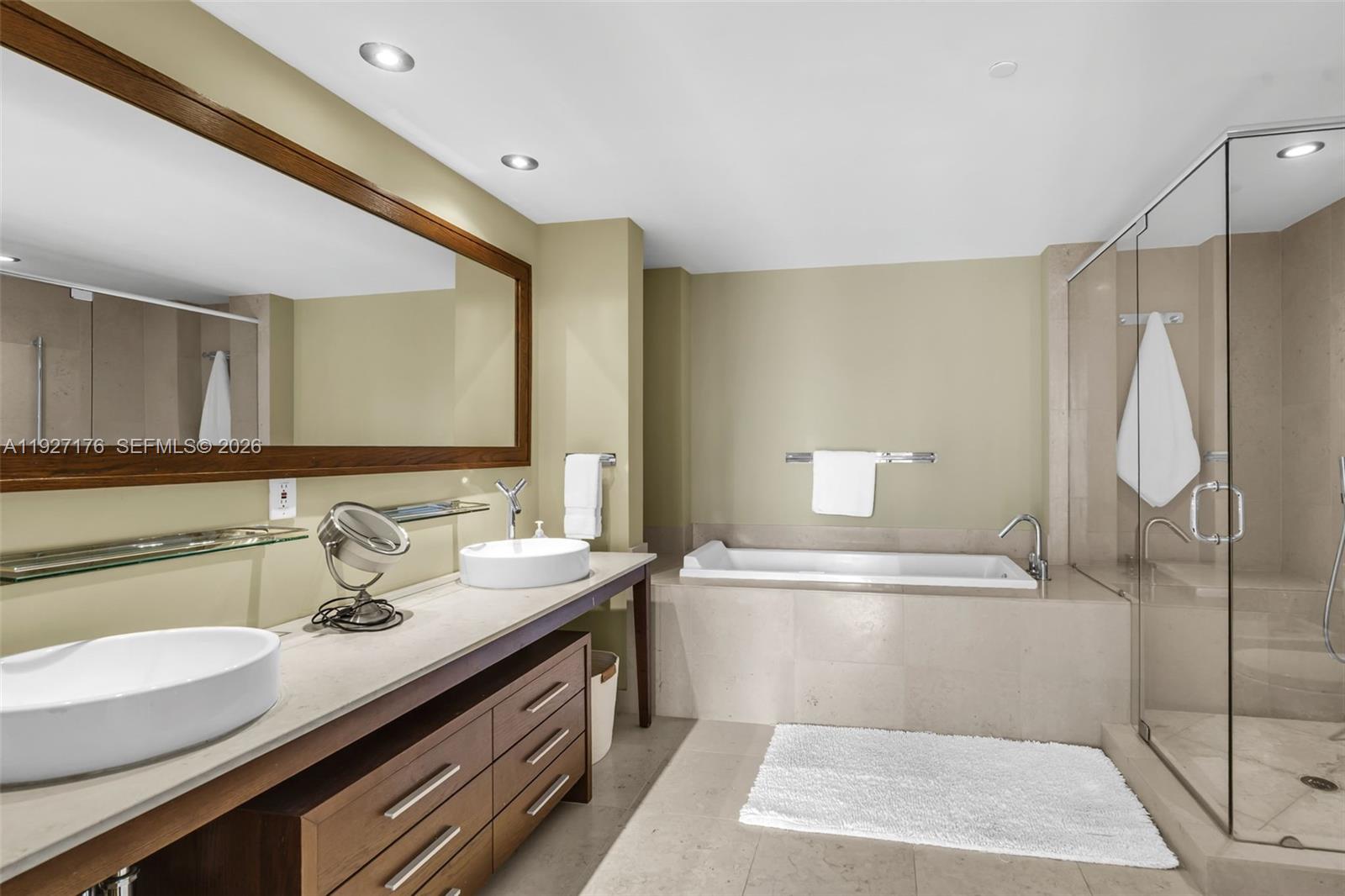 495 Brickell Ave #2405, Miami FL 33131