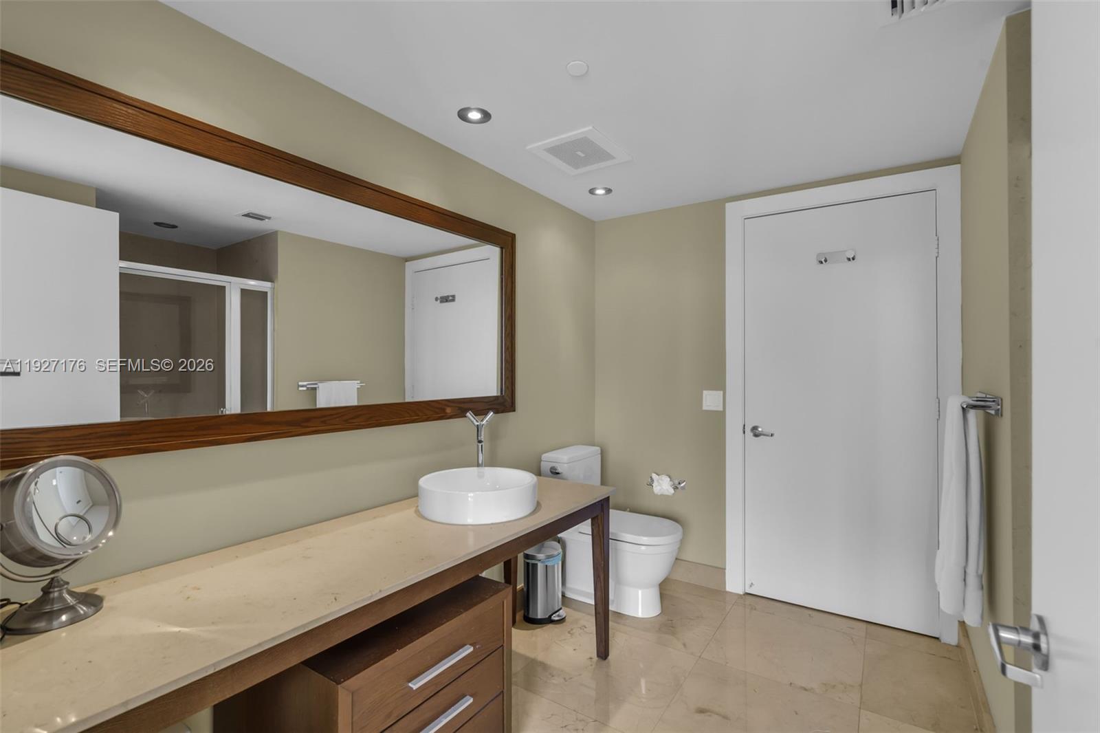 495 Brickell Ave #2405, Miami FL 33131