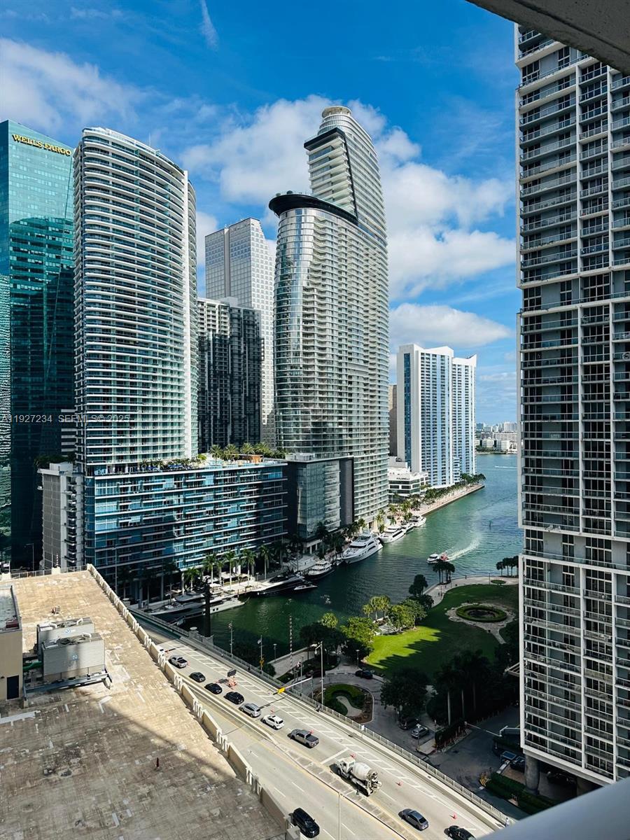 500 Brickell Ave #2205, Miami FL 33131