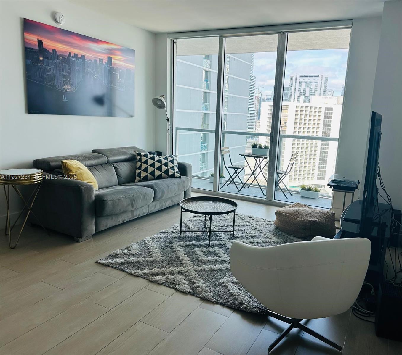 500 Brickell Ave #2205, Miami FL 33131
