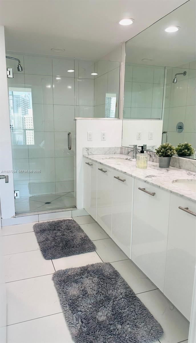 500 Brickell Ave #2205, Miami FL 33131