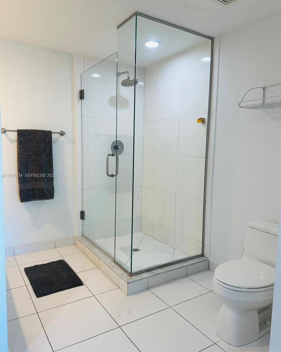 500 Brickell Ave #2205, Miami FL 33131