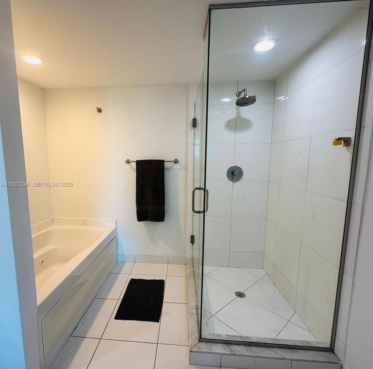 500 Brickell Ave #2205, Miami FL 33131