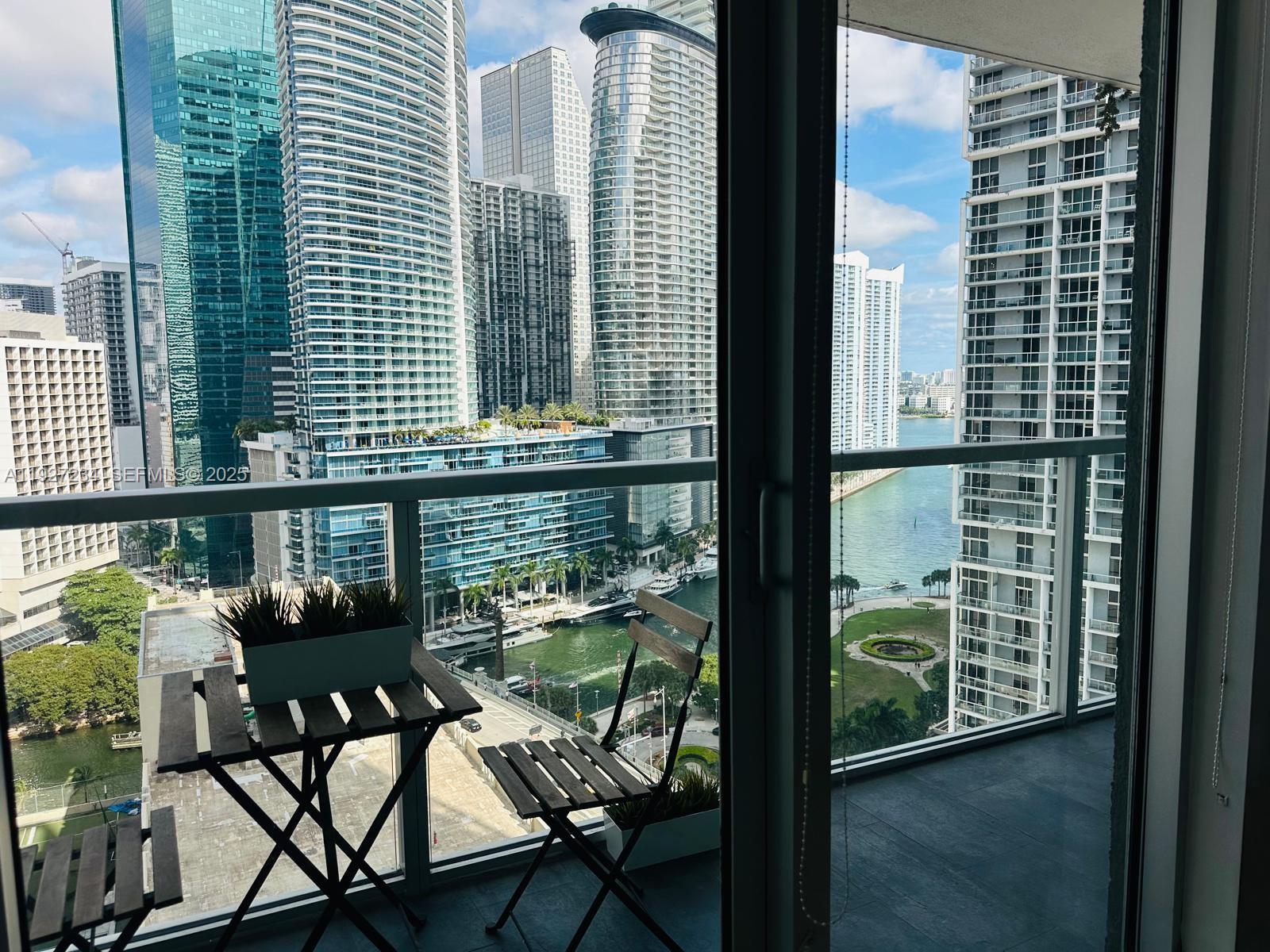 500 Brickell Ave #2205, Miami FL 33131