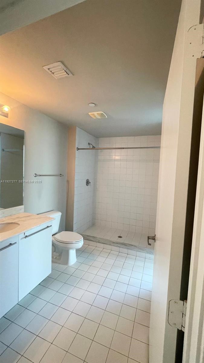 888 Biscayne Blvd #2412, Miami FL 33132