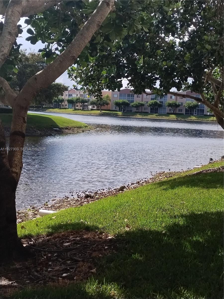 7557 Granville Dr #305, Tamarac FL 33321