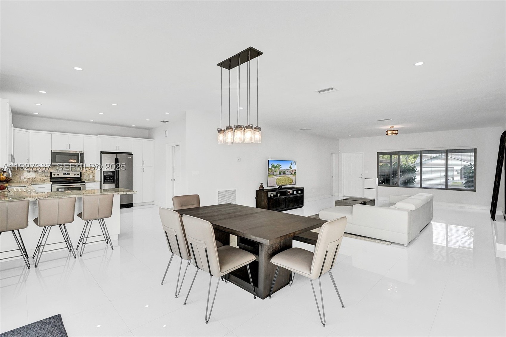 1102 Meadowlark Ave, Miami Springs FL 33166