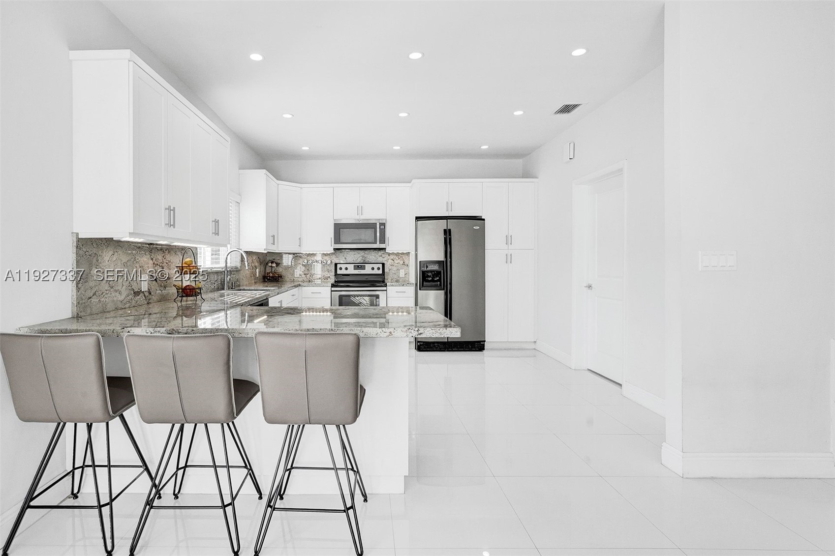 1102 Meadowlark Ave, Miami Springs FL 33166