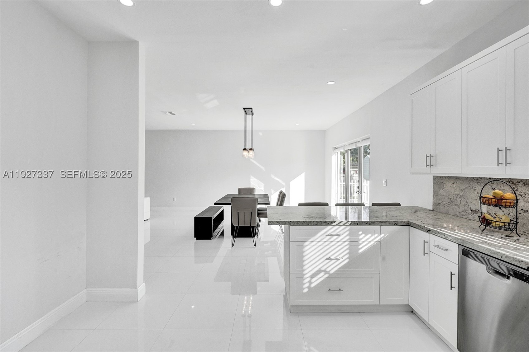 1102 Meadowlark Ave, Miami Springs FL 33166