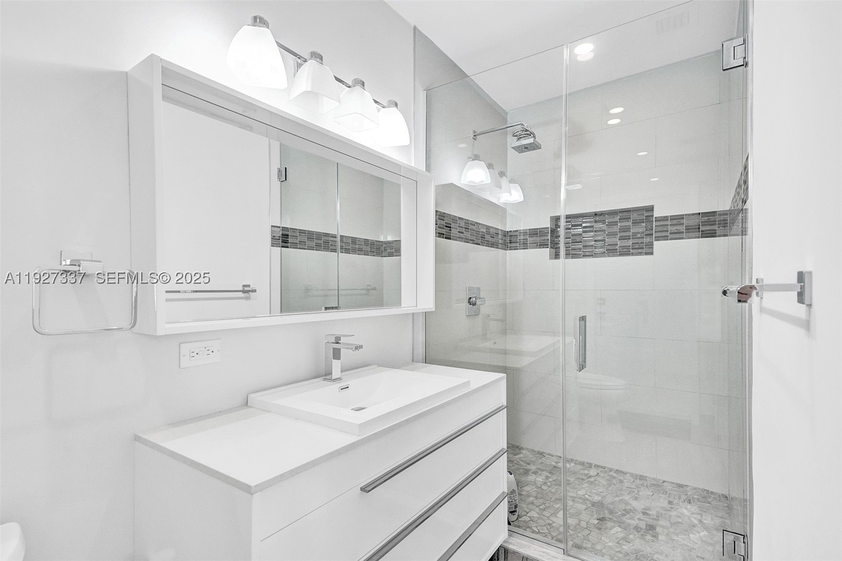 1102 Meadowlark Ave, Miami Springs FL 33166