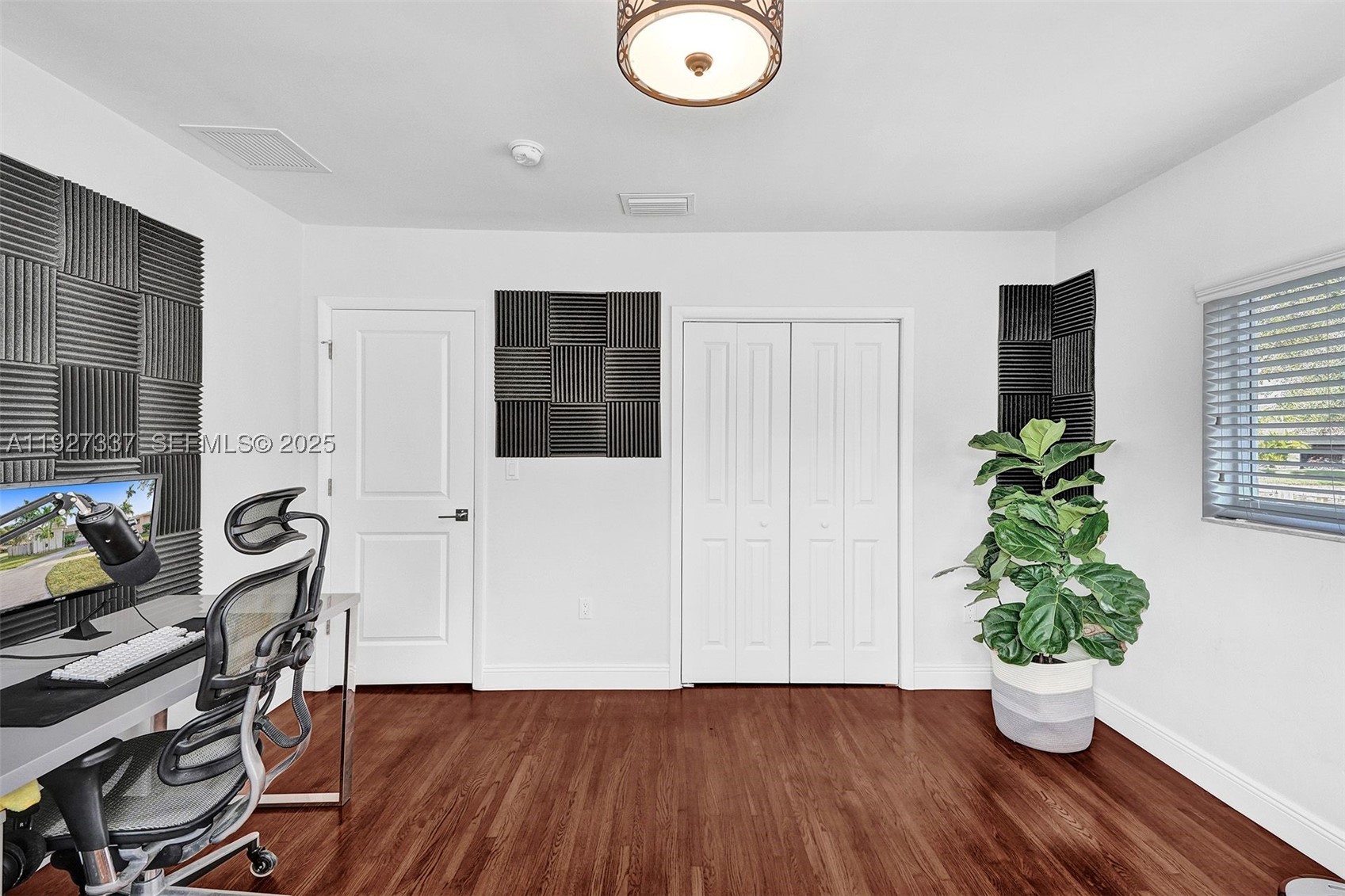 1102 Meadowlark Ave, Miami Springs FL 33166