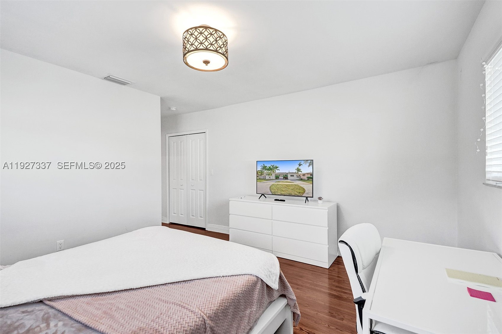 1102 Meadowlark Ave, Miami Springs FL 33166