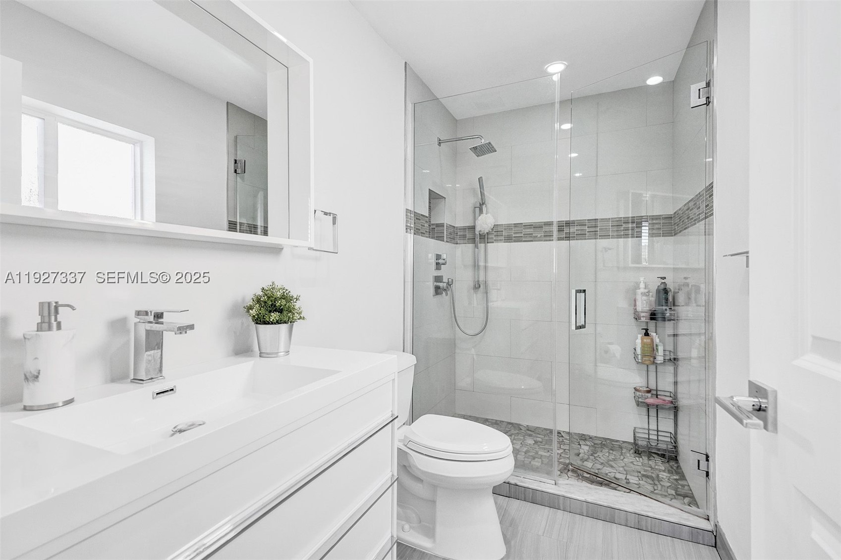 1102 Meadowlark Ave, Miami Springs FL 33166
