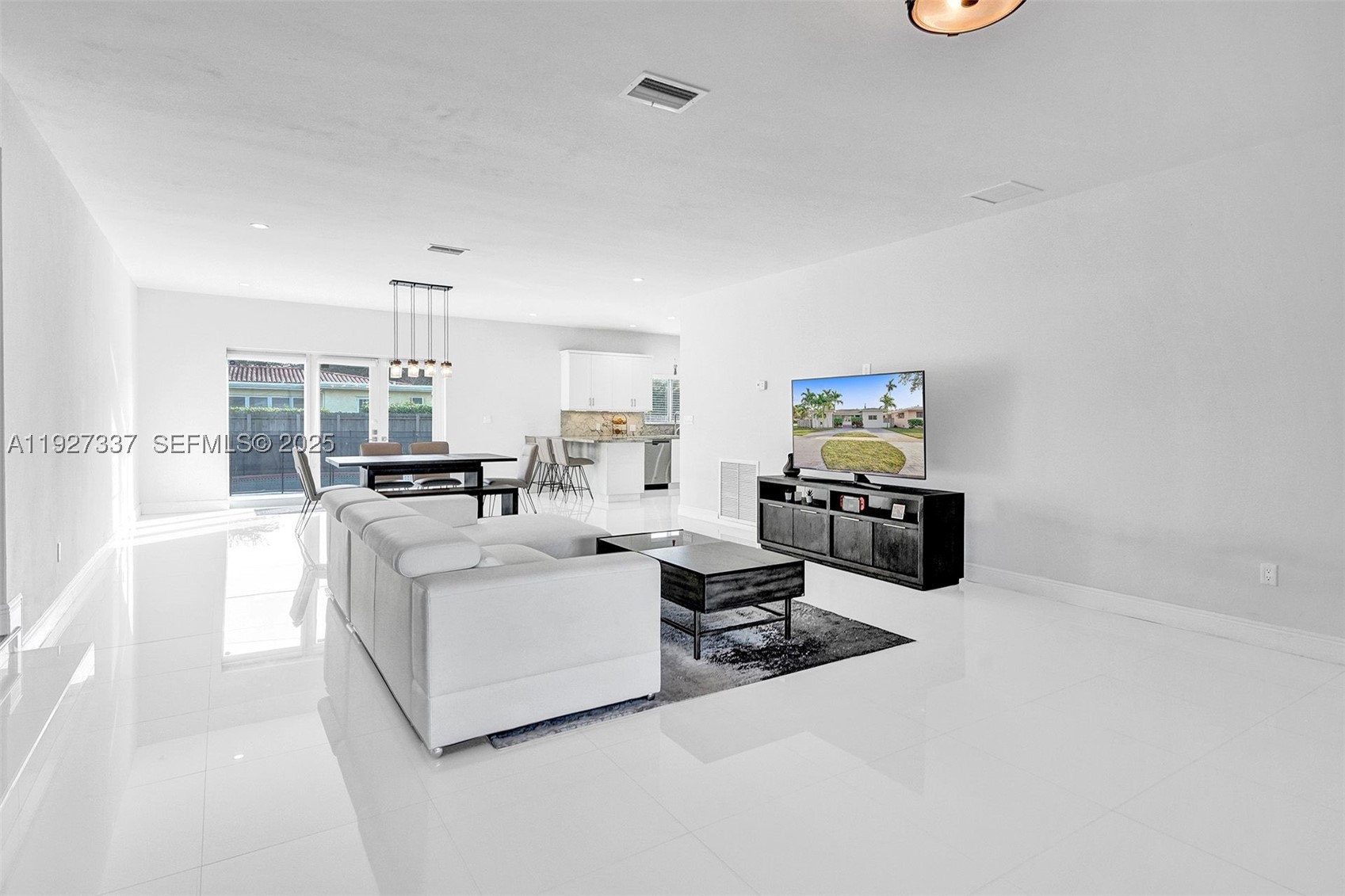 1102 Meadowlark Ave, Miami Springs FL 33166