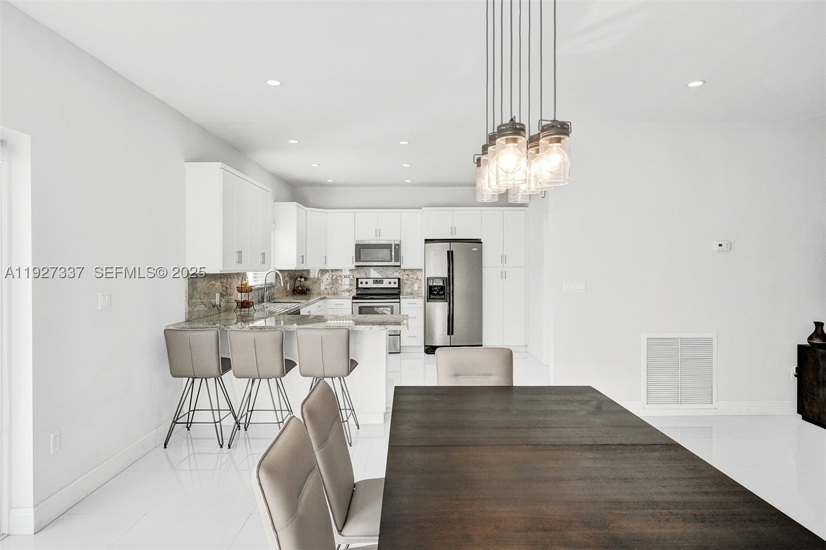 1102 Meadowlark Ave, Miami Springs FL 33166