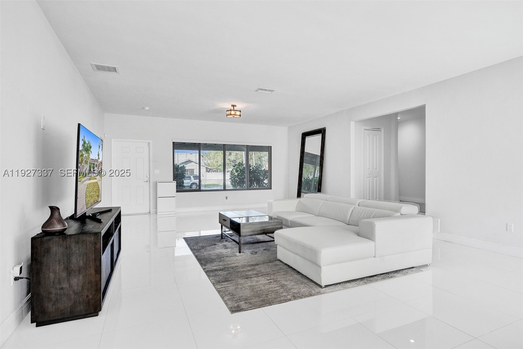 1102 Meadowlark Ave, Miami Springs FL 33166