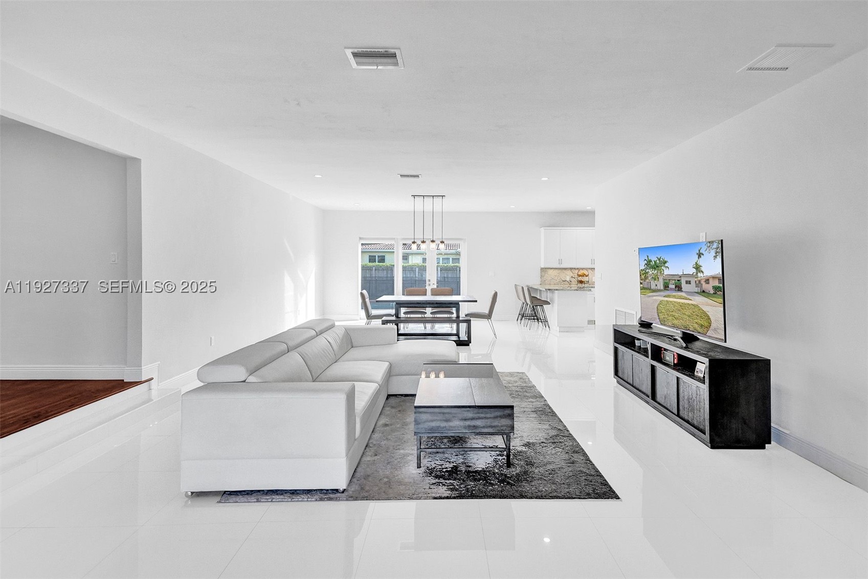 1102 Meadowlark Ave, Miami Springs FL 33166