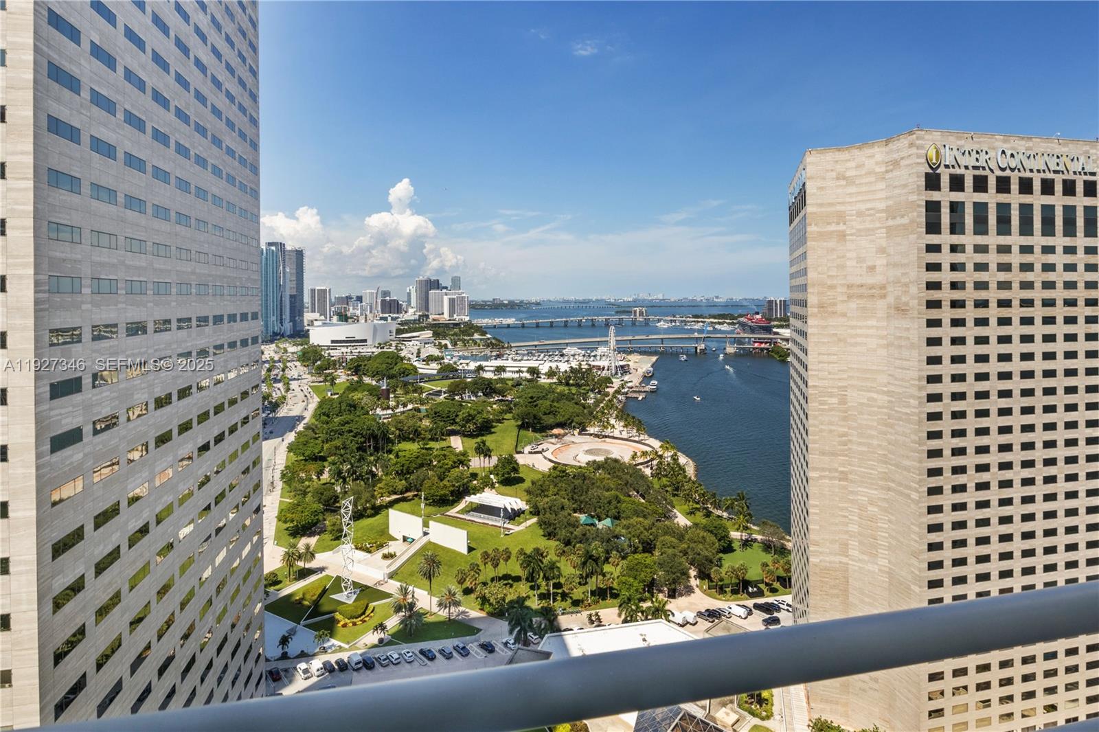325 S Biscayne Blvd #3118, Miami FL 33131