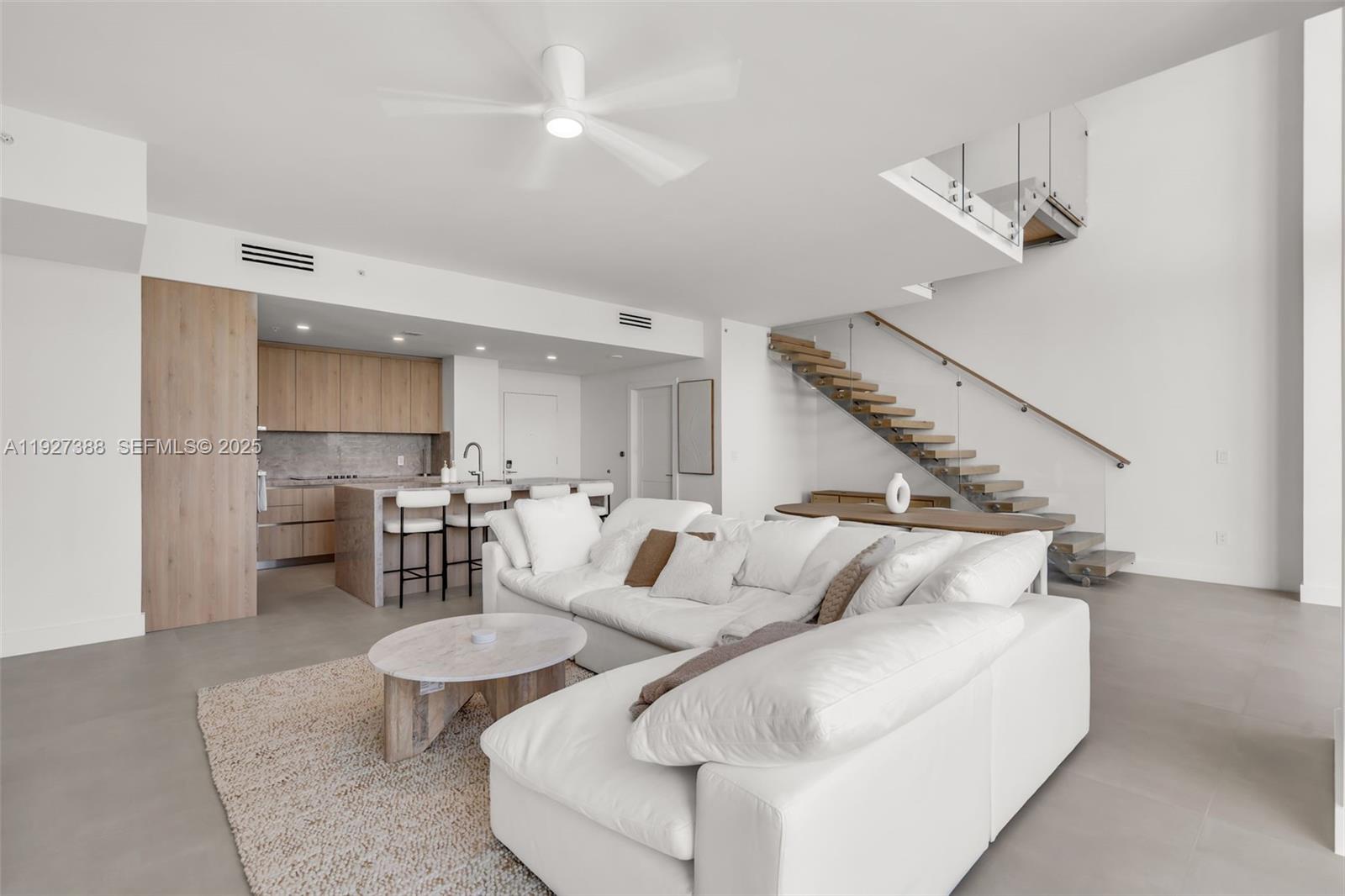 92 SW 3rd St #5204, Miami FL 33130