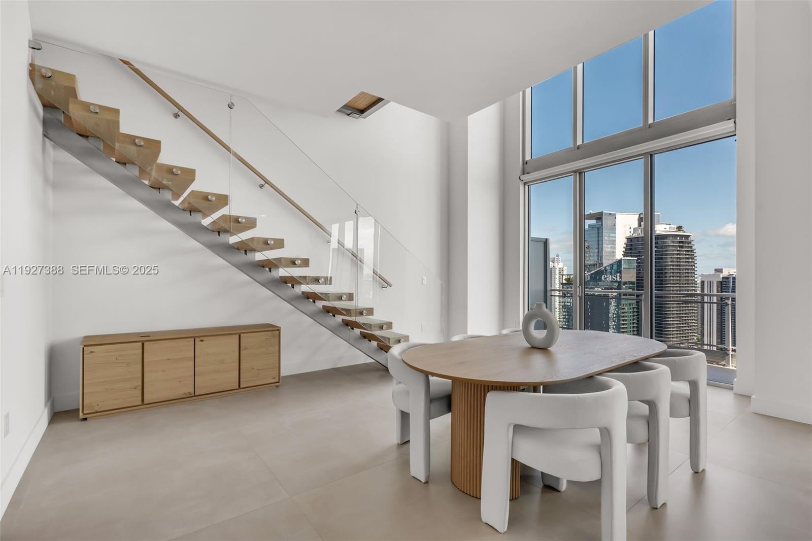 92 SW 3rd St #5204, Miami FL 33130