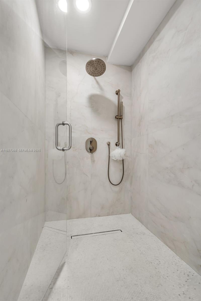 92 SW 3rd St #5204, Miami FL 33130