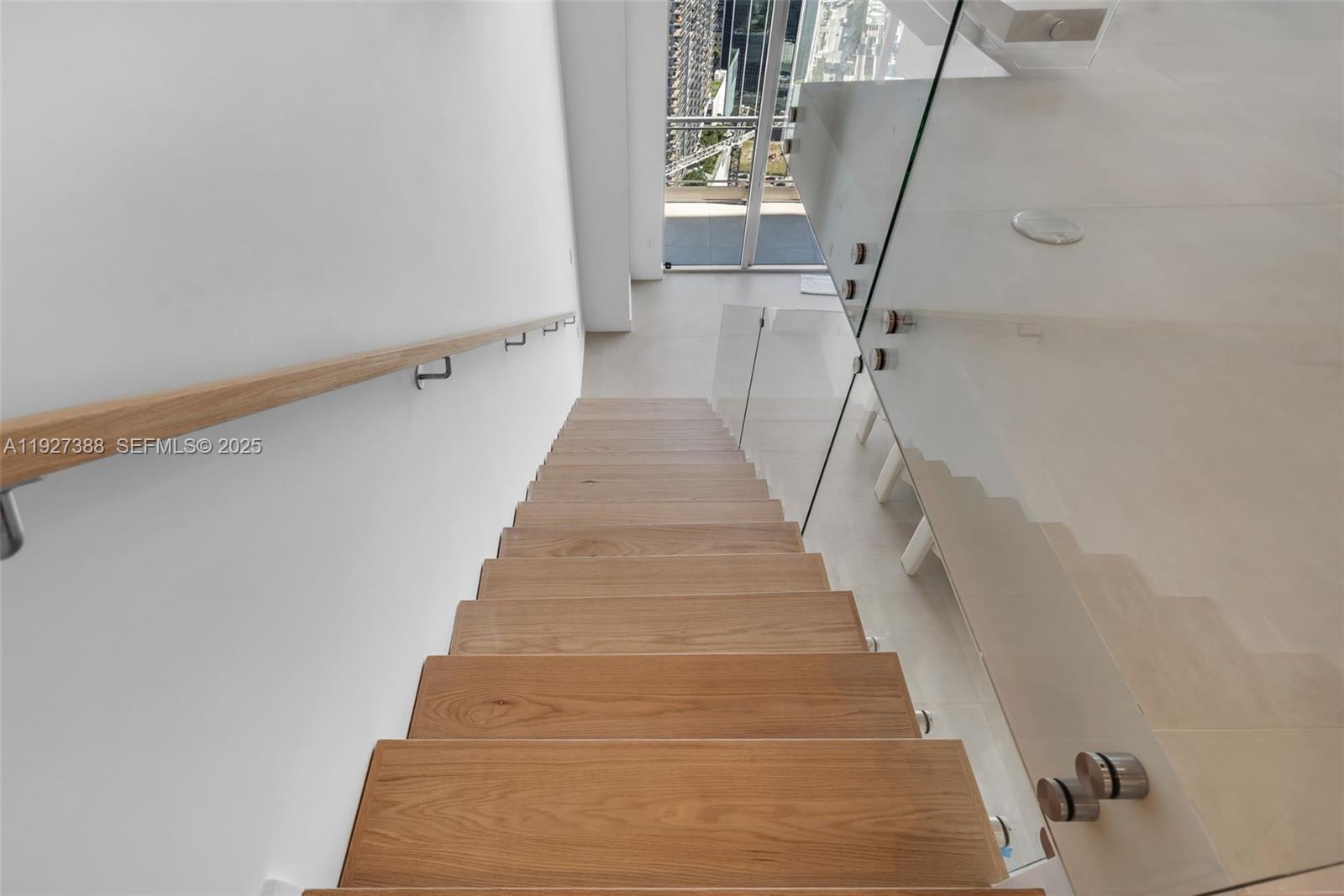 92 SW 3rd St #5204, Miami FL 33130