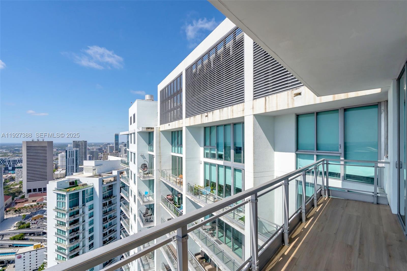 92 SW 3rd St #5204, Miami FL 33130