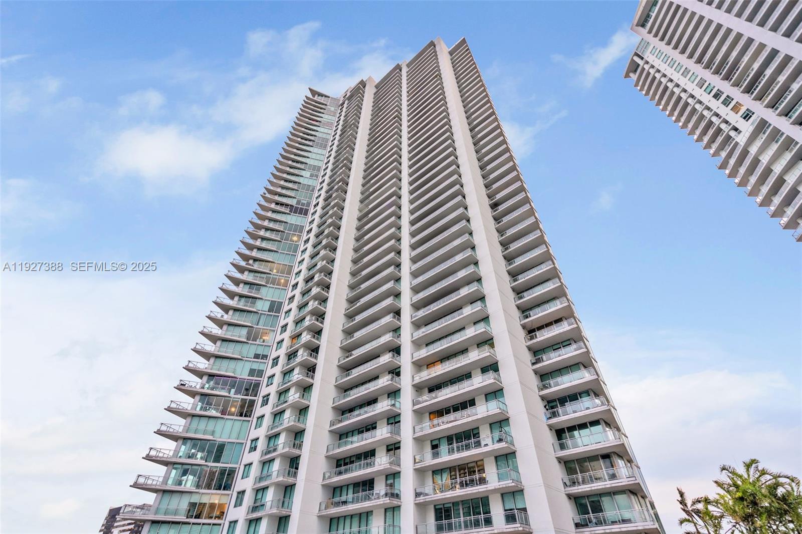 92 SW 3rd St #5204, Miami FL 33130