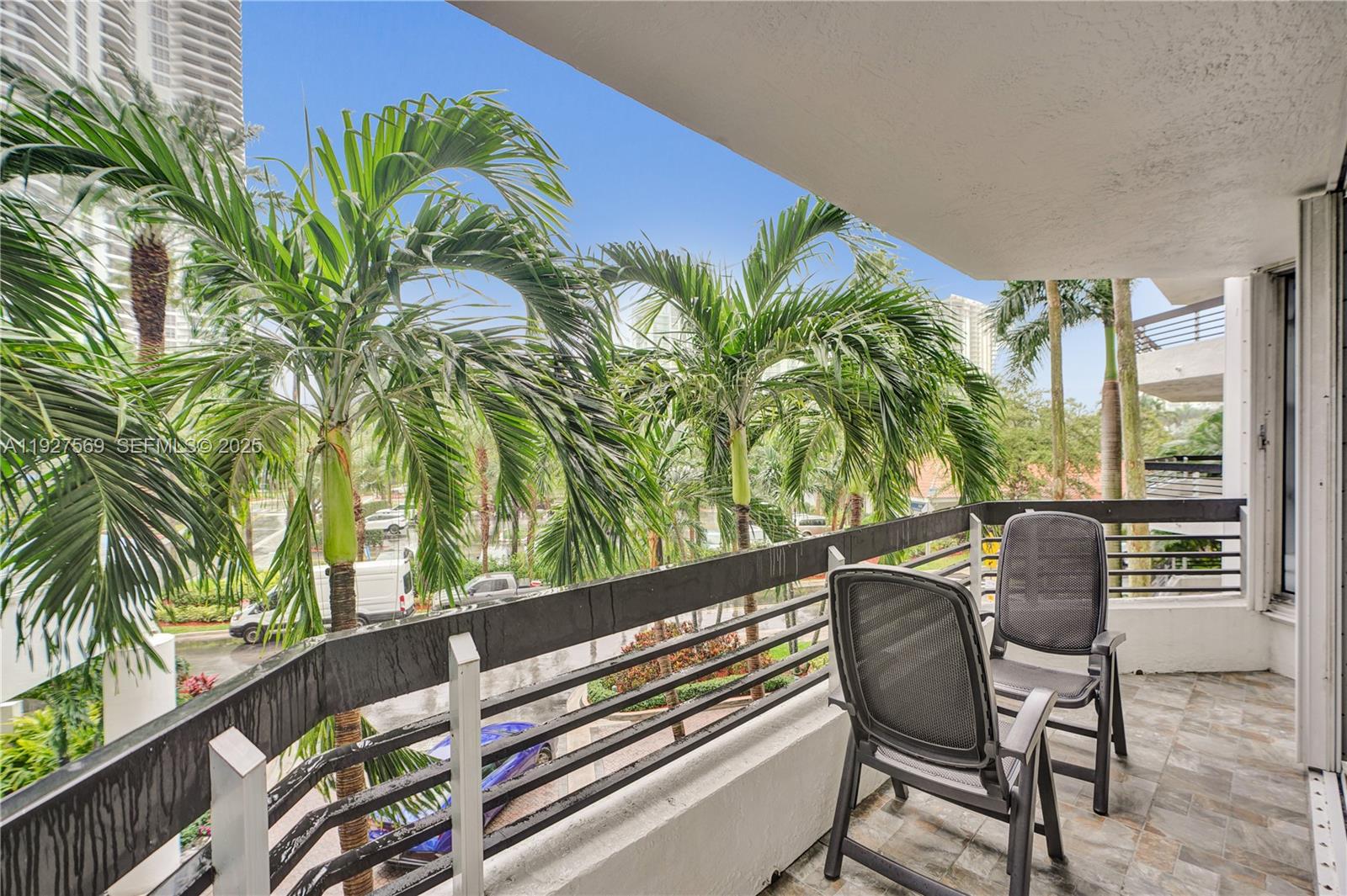 3600 Mystic Pointe Dr #311, Aventura FL 33180