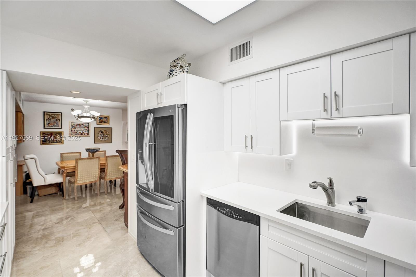 3600 Mystic Pointe Dr #311, Aventura FL 33180